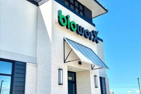 The bioworX Osprey Point clinic in Knoxville, TN, offering wellness, recovery, and regenerative therapies for every stage of your health journey. Begin your wellness journey at bioworX Osprey Point today.
