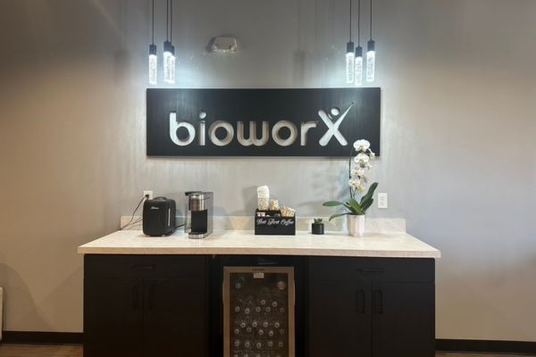 The bioworX Vista Village location in Sparks, NV, offering wellness, recovery, and regenerative therapies personalized to your goals. Book your appointment today.